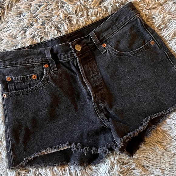 Levi’s 501 denim Shorts - Picture 2 of 3